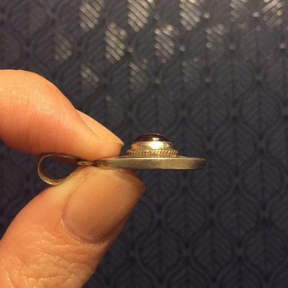 Vintage sterling silver pendant w/ purple stone - Picture 5 of 5